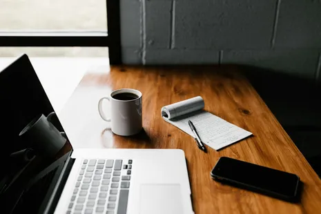 Matriz Objetivo / ICP / Canal / Lead Magnet / Página / Evento de Conversión / Métricas