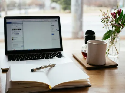Por qué necesitás un sitio web profesional en 2025 (y cómo conseguir hosting premium con descuento)
